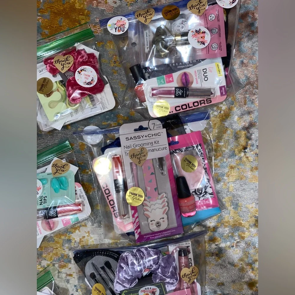 FREE GIFTS WITH PURCHASE 🎁 - Picture 8 of 12